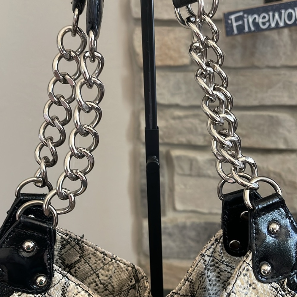 Sharif Cream and Black Hobo Bag - Picture 5 of 12